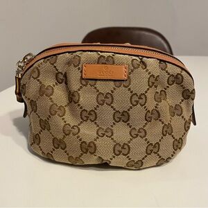 Gucci Pouch with Gucci Logo and Interior Pocket